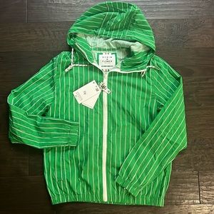 Denim & Flower Women’s Full Zip windbreaker. Fun St. Patrick Day Vibes! Small